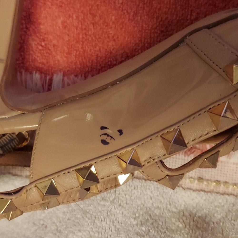 Shoes - Picture 4 of 5